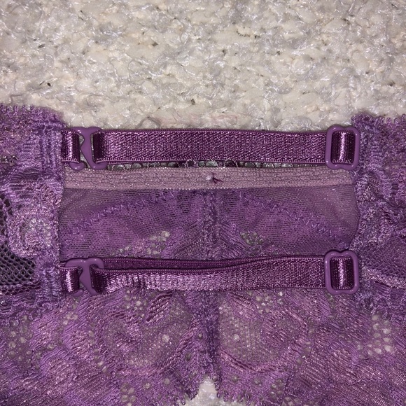 Victoria’s Secret Garter Belt - Picture 4 of 5